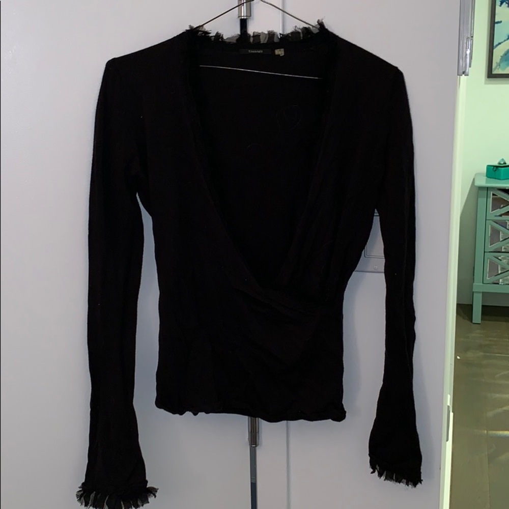 TAHARI BLACK WRAP TOP WITH RUFFLE SIZE P
